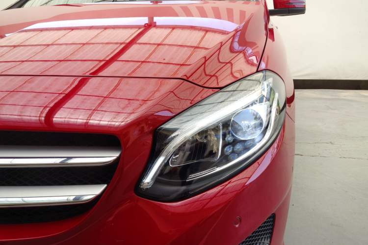 Used Mercedes-Benz B-Class 2019 B 200 Fashion Model Exterior 2