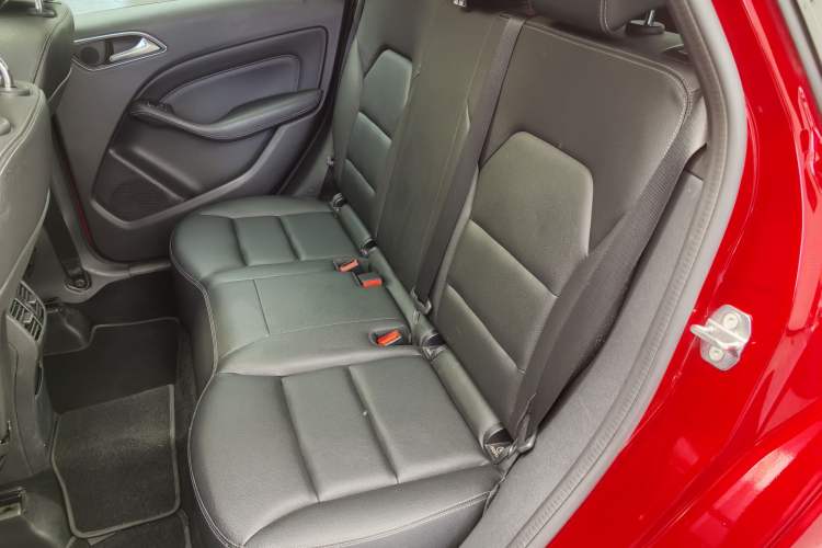 Used Mercedes-Benz B-Class 2019 B 200 Fashion Model Exterior 6