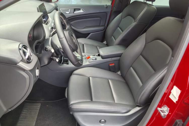 Used Mercedes-Benz B-Class 2019 B 200 Fashion Model Exterior 7