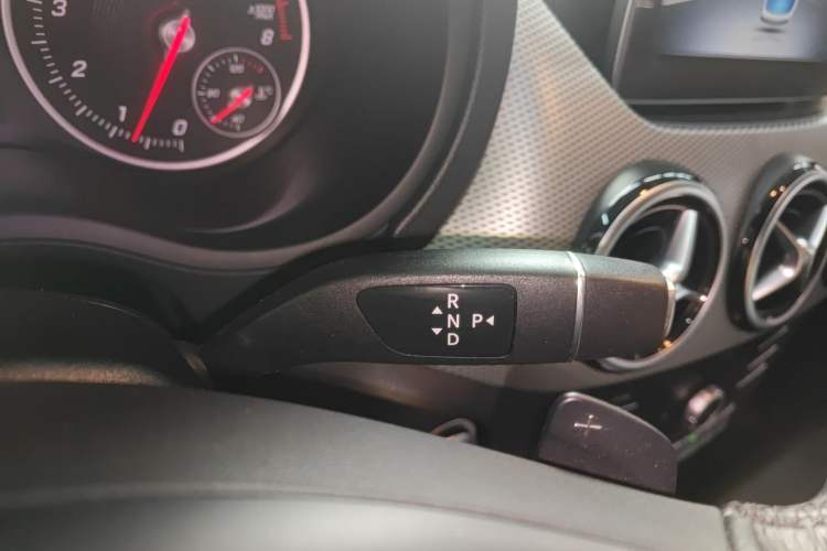 Used Mercedes-Benz B-Class 2019 B 200 Fashion Model Gear Lever