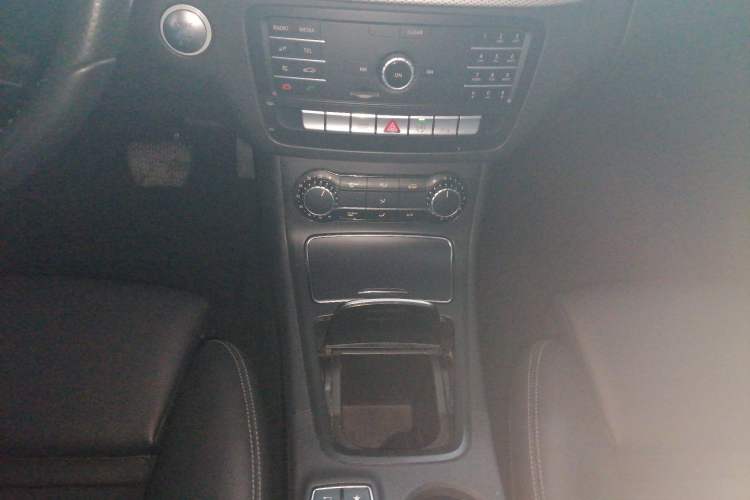 Used Mercedes-Benz B-Class 2019 B 200 Sport Edition Gear Lever