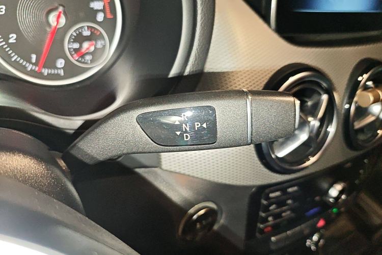 Used Mercedes-Benz B-Class 2019 B 200 Sport Edition Gear Lever