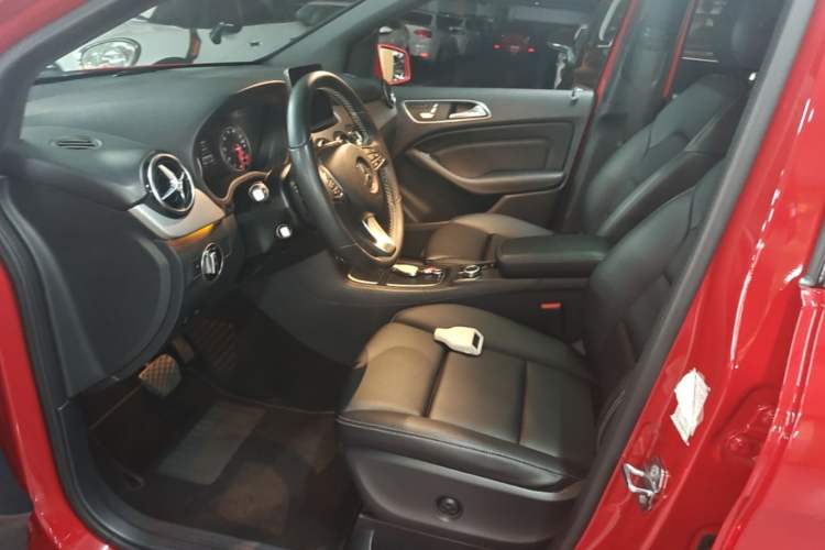 Used Mercedes-Benz B-Class 2019 B 200 Fashion Model Left Front Seat