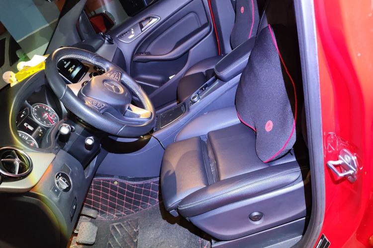 Used Mercedes-Benz B-Class 2019 B 200 Fashion Model Left Front Seat