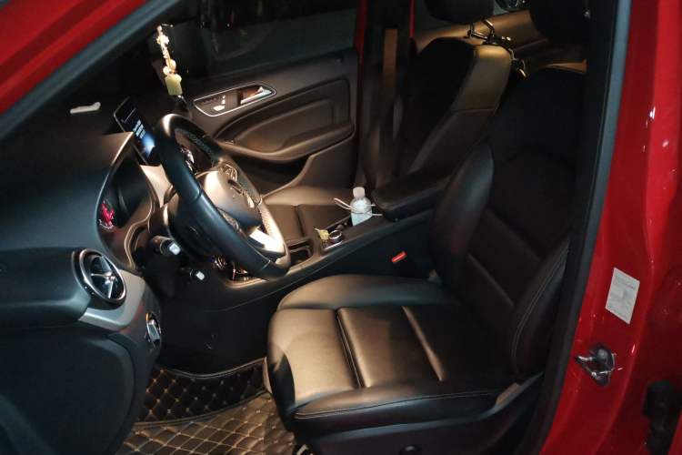 Used Mercedes-Benz B-Class 2019 B 200 Fashion Model Left Front Seat