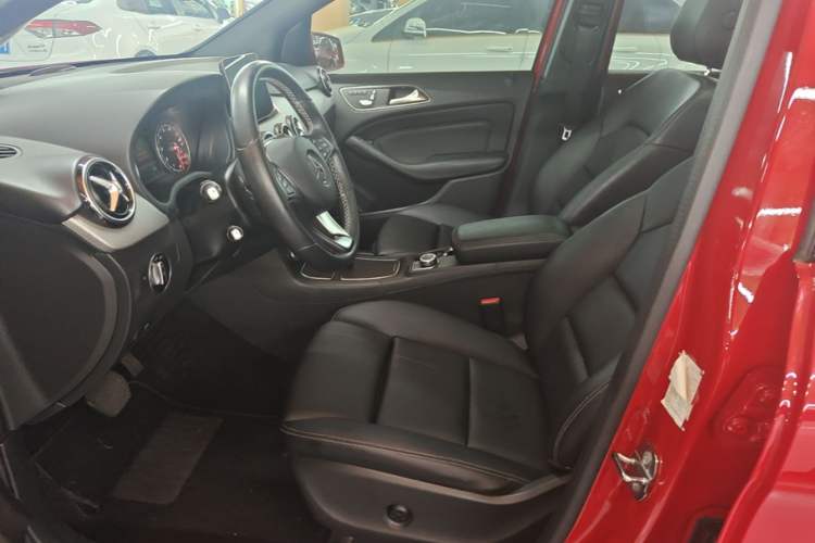 Used Mercedes-Benz B-Class 2019 B 200 Fashion Model Left Front Seat