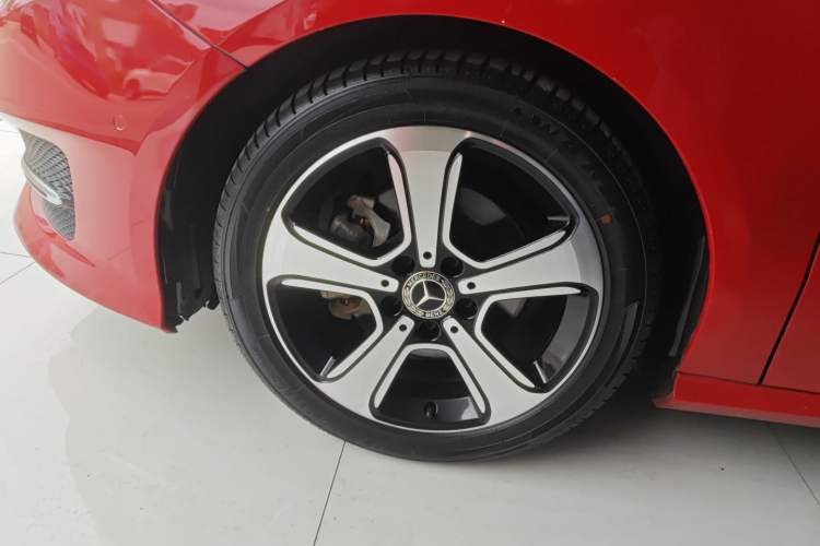 Used Mercedes-Benz B-Class 2019 B 200 Fashion Model Left Front Wheel Hub