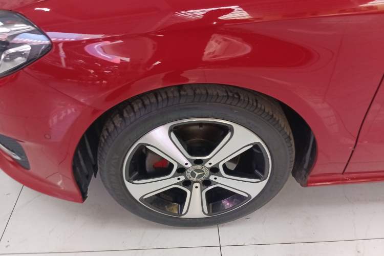 Used Mercedes-Benz B-Class 2019 B 200 Fashion Model Left Front Wheel Hub