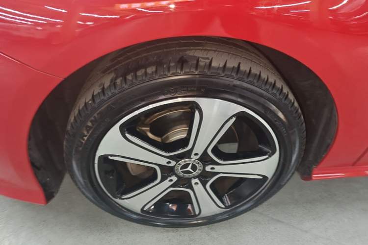 Used Mercedes-Benz B-Class 2019 B 200 Fashion Model Left Front Wheel Hub