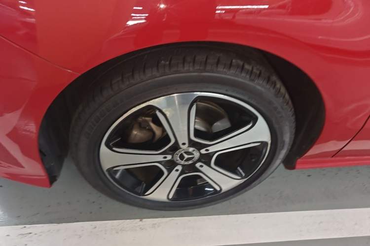 Used Mercedes-Benz B-Class 2019 B 200 Fashion Model Left Front Wheel Hub