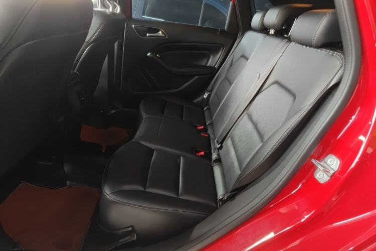 Used Mercedes-Benz B-Class 2019 B 200 Fashion Model Left Rear Seat