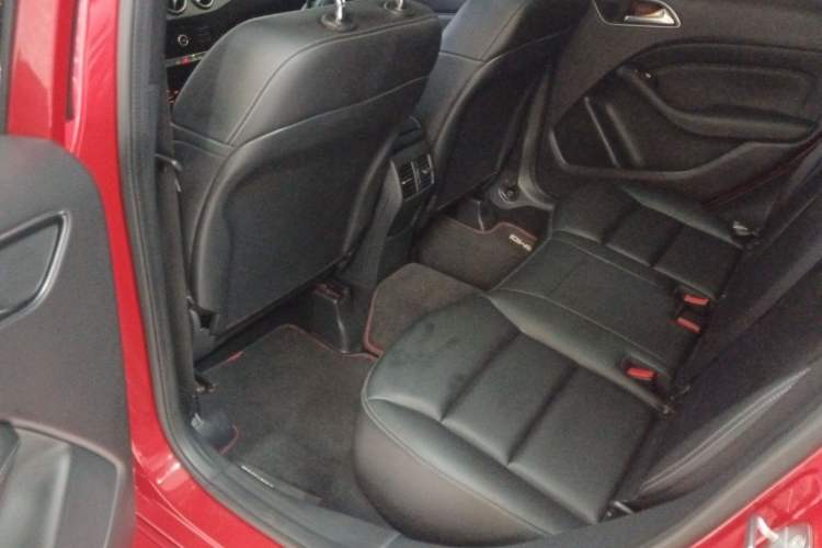 Used Mercedes-Benz B-Class 2019 B 200 Fashion Model Left Rear Seat