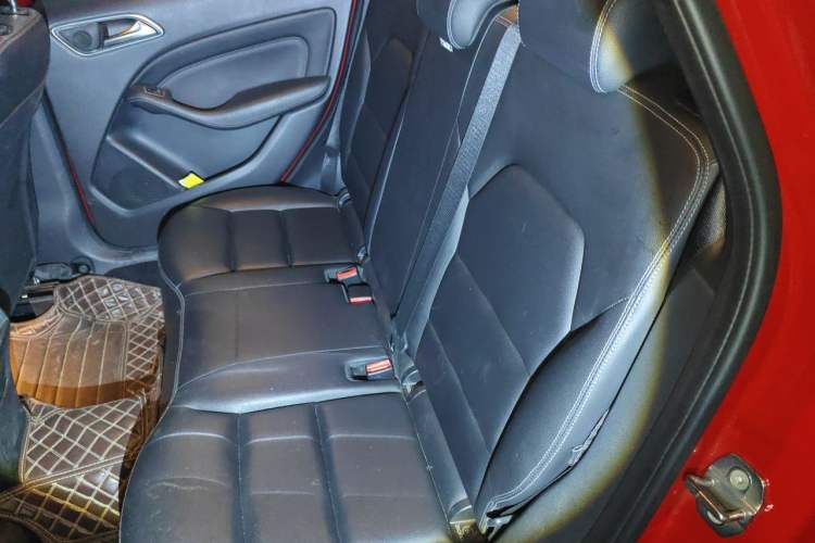 Used Mercedes-Benz B-Class 2019 B 200 Sport Edition Left Rear Seat