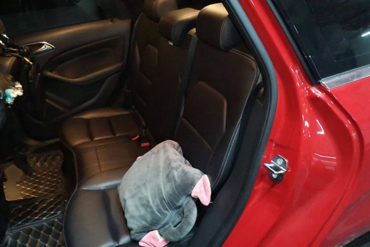 Used Mercedes-Benz B-Class 2019 B 200 Fashion Model Left Rear Seat