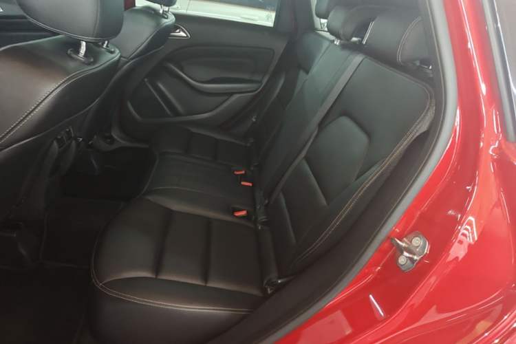 Used Mercedes-Benz B-Class 2019 B 200 Fashion Model Left Rear Seat