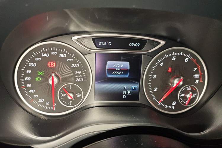 Used Mercedes-Benz B-Class 2019 B 200 Sport Edition Odometer Close Up