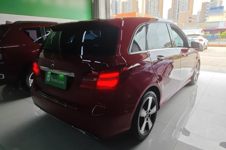 Used Mercedes-Benz B-Class 2019 B 200 Fashion Model Rear Right 45 Deg
