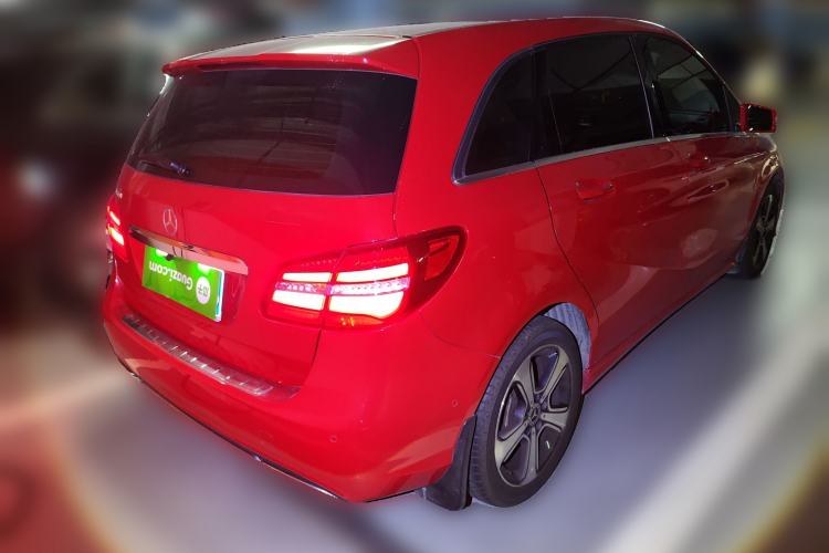 Used Mercedes-Benz B-Class 2019 B 200 Fashion Model Rear Right 45 Deg
