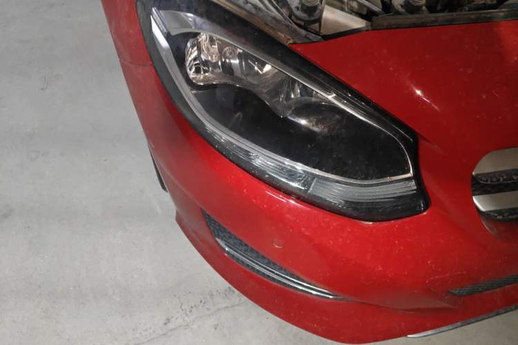 Used Mercedes-Benz B-Class 2019 B 200 Sport Edition Right Front Headlight
