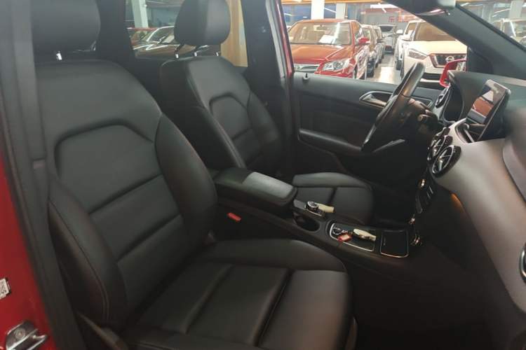 Used Mercedes-Benz B-Class 2019 B 200 Fashion Model Right Front Seat