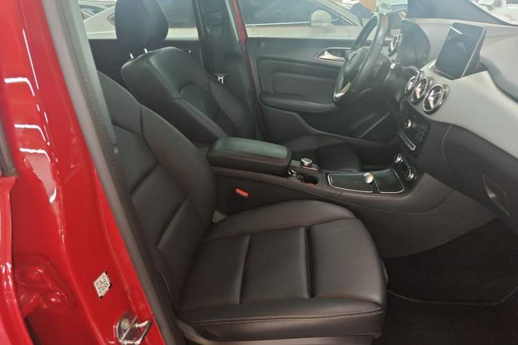 Used Mercedes-Benz B-Class 2019 B 200 Fashion Model Right Front Seat
