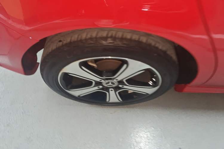 Used Mercedes-Benz B-Class 2019 B 200 Fashion Model Right Rear Wheel Hub