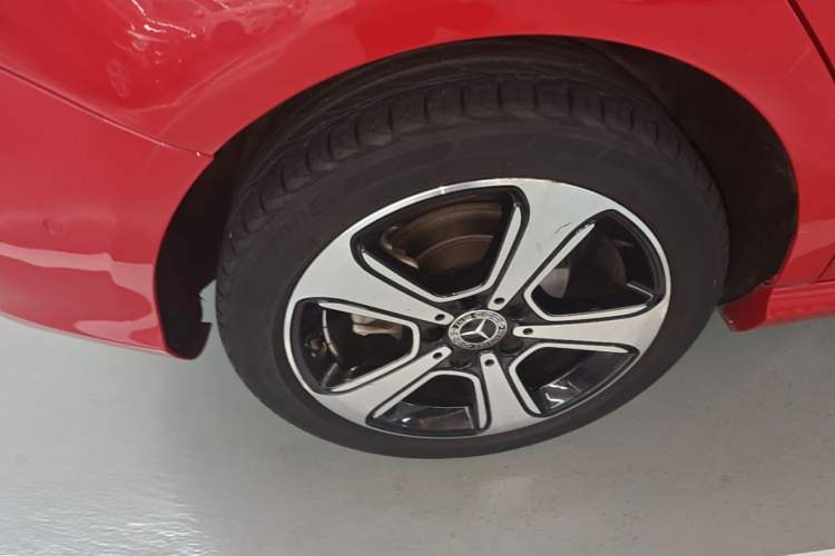 Used Mercedes-Benz B-Class 2019 B 200 Fashion Model Right Rear Wheel Hub