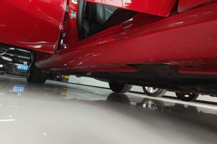 Used Mercedes-Benz B-Class 2019 B 200 Fashion Model Right Side Sill