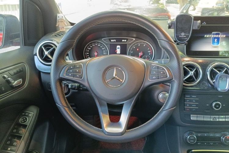 Used Mercedes-Benz B-Class 2019 B 200 Fashion Model Steering Wheel