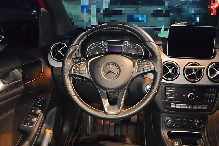 Used Mercedes-Benz B-Class 2019 B 200 Sport Edition Steering Wheel