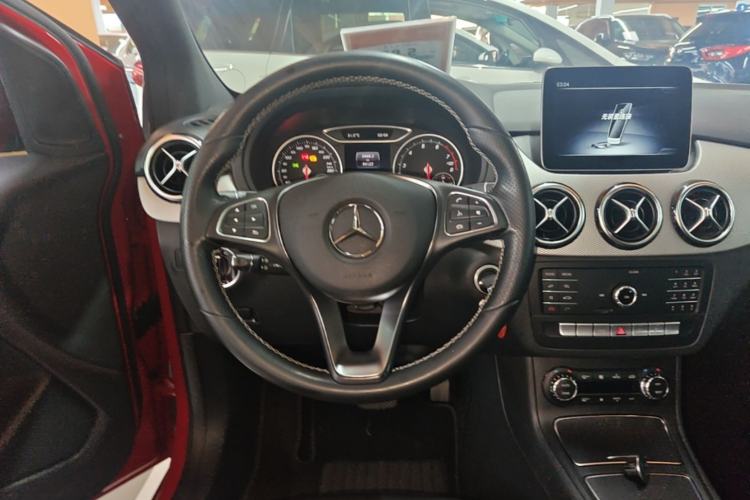 Used Mercedes-Benz B-Class 2019 B 200 Fashion Model Steering Wheel