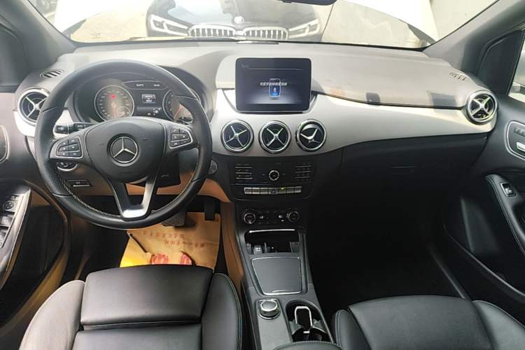 Used Mercedes-Benz B-Class 2019 B 200 Fashion Model Audio And AC Panel