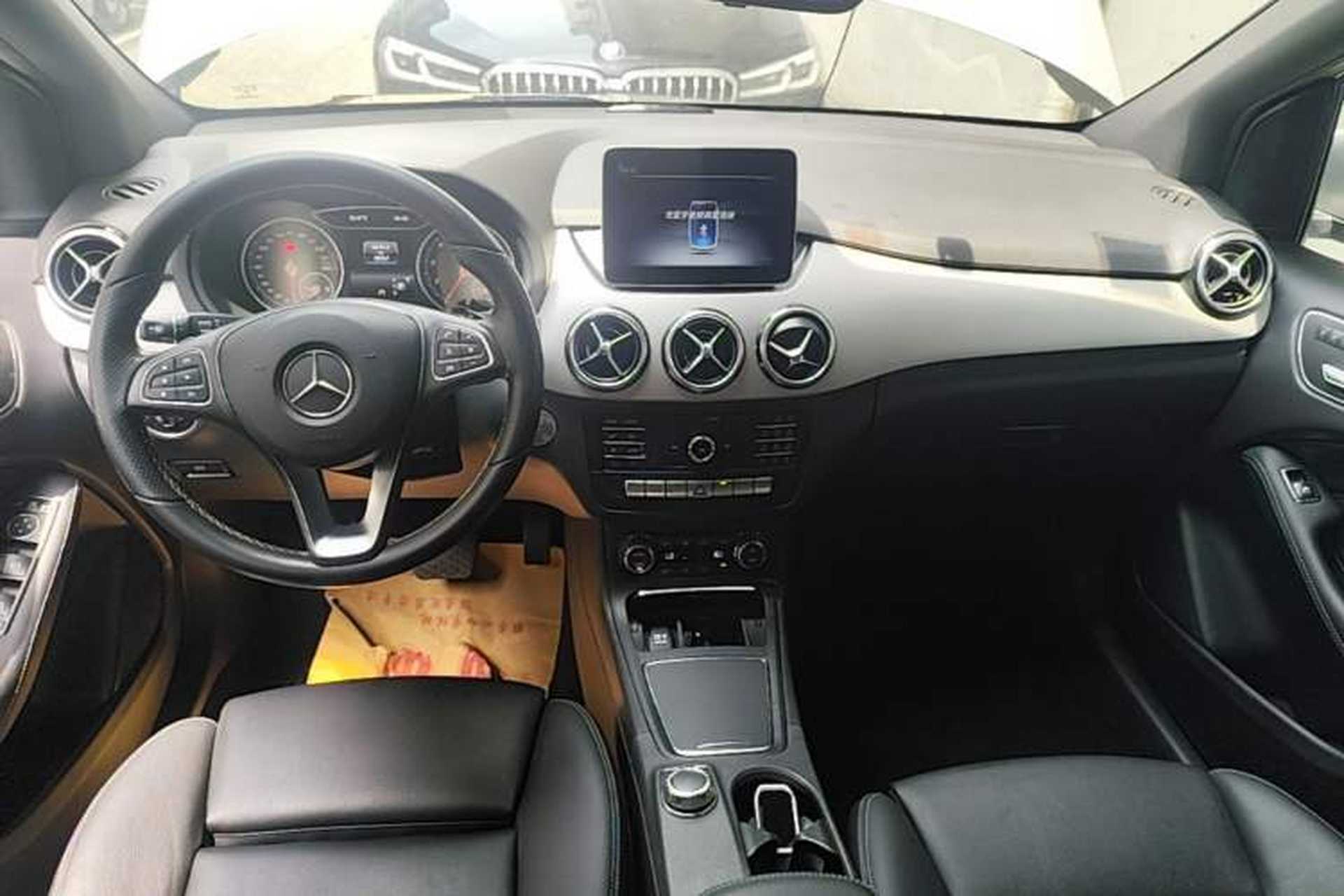 Used Mercedes-Benz B-Class 2019 B 200 Fashion Model Audio And AC Panel