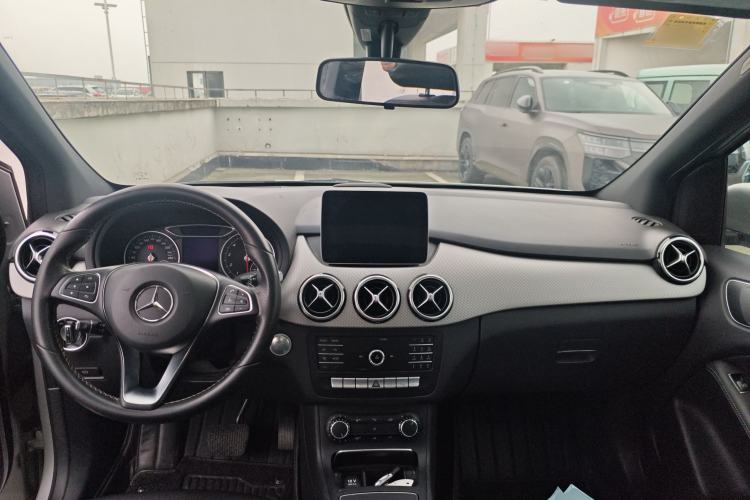Used Mercedes-Benz B-Class 2019 B 200 Sport Edition Center Console