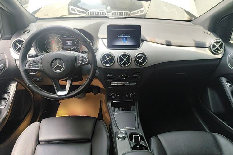Used Mercedes-Benz B-Class 2019 B 200 Fashion Model Center Console
