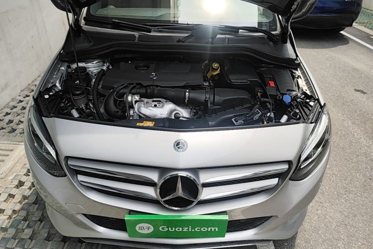 Used Mercedes-Benz B-Class 2019 B 200 Fashion Model Engine Bay