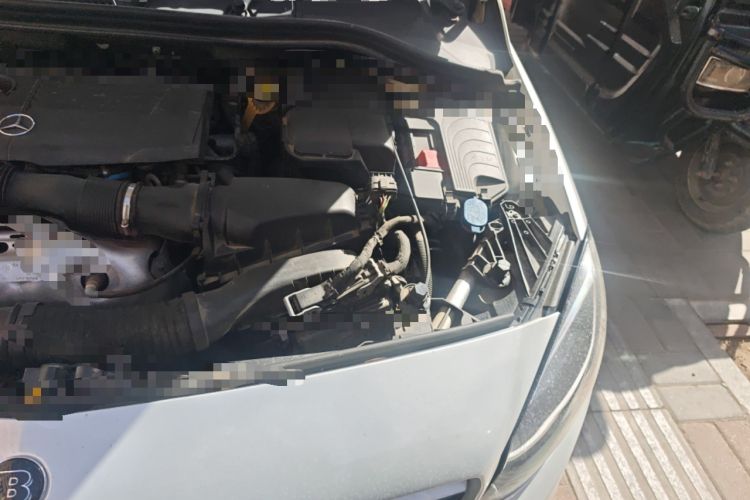 Used Mercedes-Benz B-Class 2019 B 200 Sport Edition Engine Bay Left