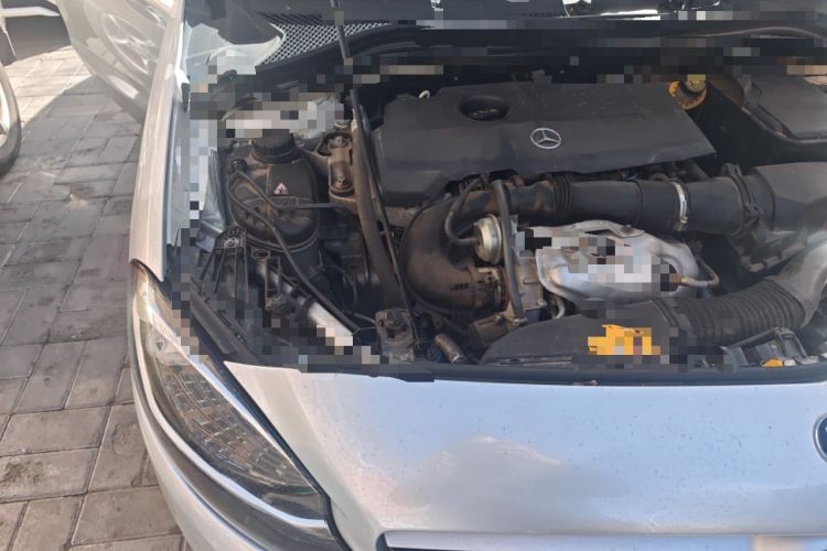 Used Mercedes-Benz B-Class 2019 B 200 Sport Edition Engine Bay Right