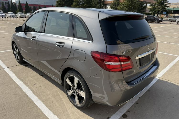 Used Mercedes-Benz B-Class 2019 B 200 Fashion Model Exterior 3