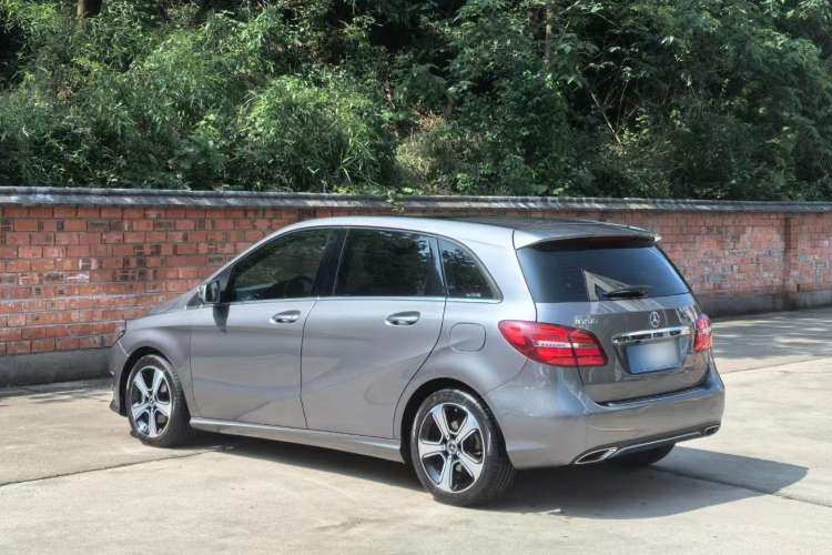 Used Mercedes-Benz B-Class 2019 B 200 Fashion Model Exterior 4