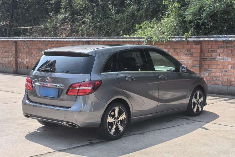 Used Mercedes-Benz B-Class 2019 B 200 Fashion Model Exterior 5