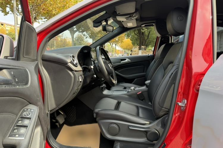Used Mercedes-Benz B-Class 2019 B 200 Sport Edition Exterior 8