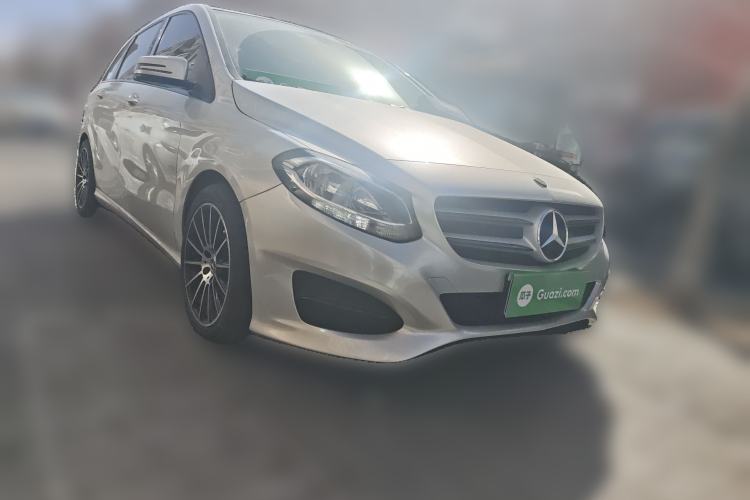 Used Mercedes-Benz B-Class 2019 B 200 Sport Edition Front Right 45 Deg