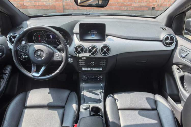 Used Mercedes-Benz B-Class 2019 B 200 Fashion Model Interior 1