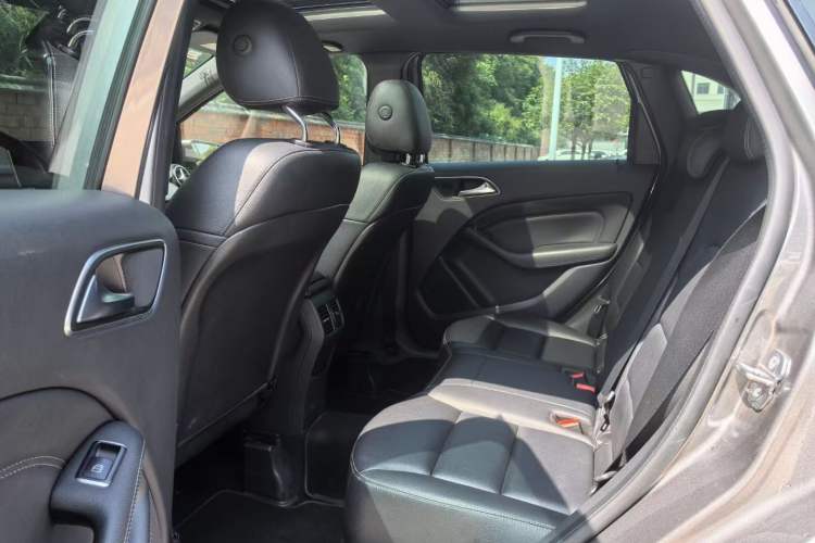 Used Mercedes-Benz B-Class 2019 B 200 Fashion Model Interior 2
