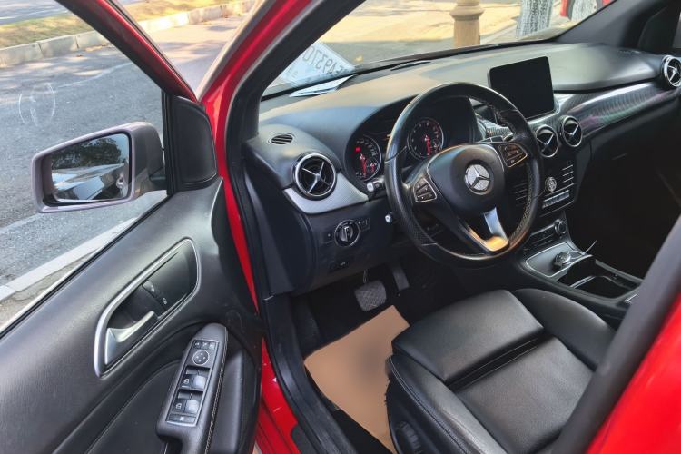 Used Mercedes-Benz B-Class 2019 B 200 Sport Edition Interior 3