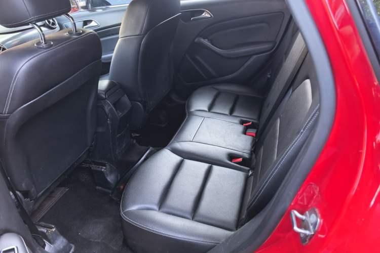 Used Mercedes-Benz B-Class 2019 B 200 Sport Edition Interior 4