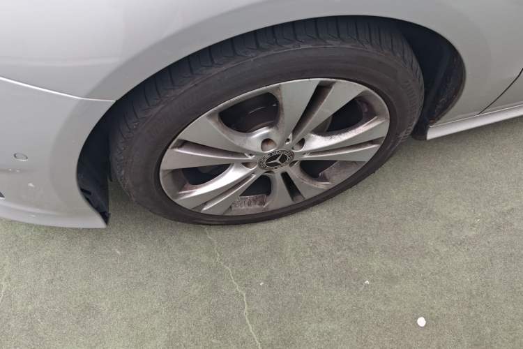 Used Mercedes-Benz B-Class 2019 B 200 Sport Edition Left Front Wheel Hub