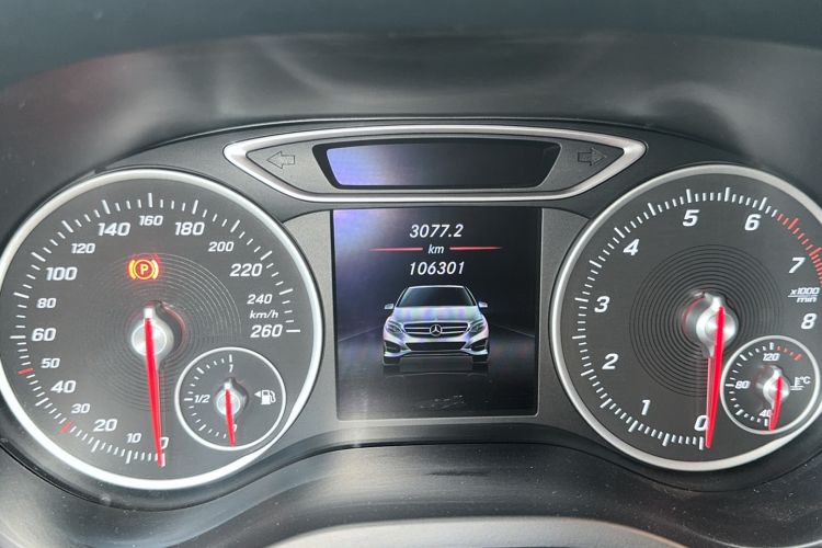 Used Mercedes-Benz B-Class 2019 B 200 Fashion Model Odometer Close Up