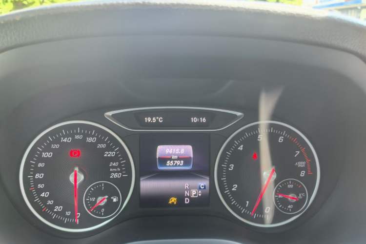 Used Mercedes-Benz B-Class 2019 B 200 Fashion Model Odometer Close Up